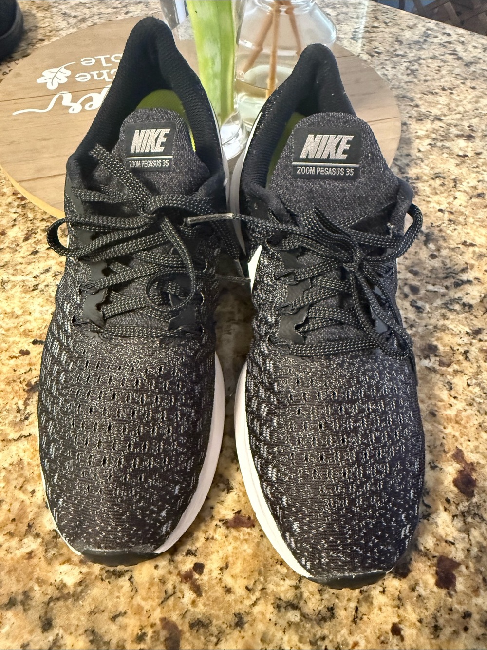 Nike Black and White Zoom Pegasus 35 women’s 10 Running Shoes